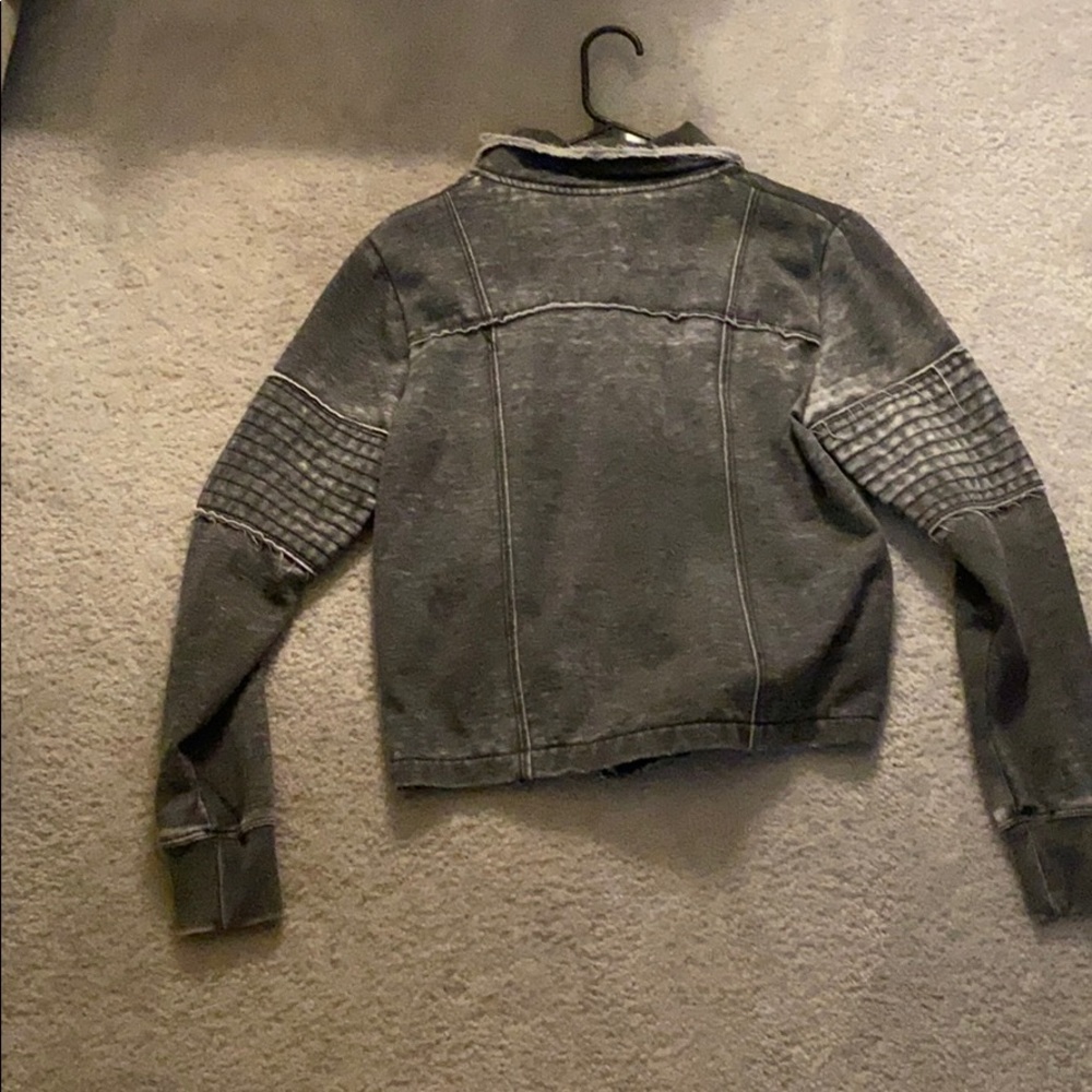 Super cute jacket - Picture 2 of 2